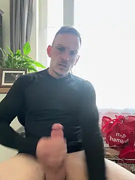 Snapshot of german_guy_sexy chatting on March 23, 2026, 9:53 am german guy sexy online show from March 23, 2026, 9:53 am