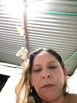 chiquitahot  online show from March 26, 2026, 6:44 am