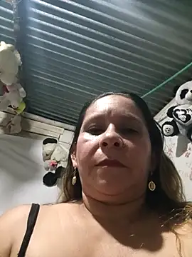 chiquitahot  online show from March 23, 2026, 4:23 am