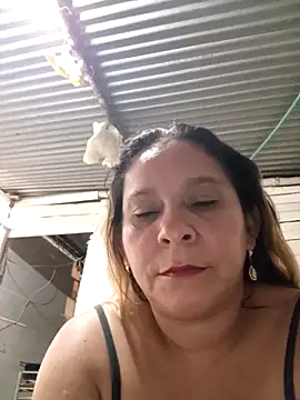 chiquitahot  online show from April 8, 2026, 12:06 pm