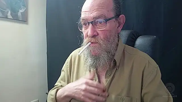Snapshot of Uncle_Hottie chatting on April 7, 2026, 4:53 pm Uncle Hottie online show from April 7, 2026, 4:53 pm