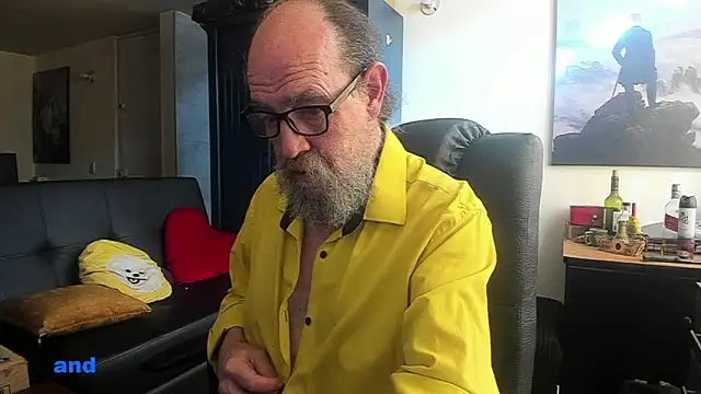 Snapshot of Uncle_Hottie chatting on June 3, 2026, 9:30 pm Uncle Hottie online show from June 3, 2026, 9:30 pm