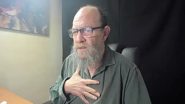 Snapshot of Uncle_Hottie chatting on February 6, 2026, 2:46 pm Uncle Hottie online show from February 6, 2026, 2:46 pm