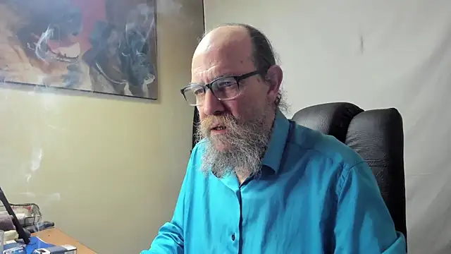 Snapshot of Uncle_Hottie chatting on January 16, 2026, 3:38 pm Uncle Hottie online show from January 16, 2026, 3:38 pm