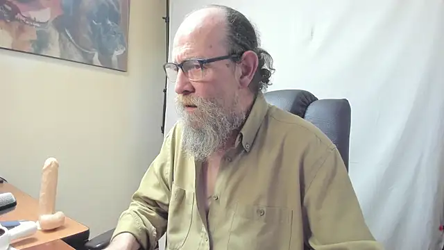 Snapshot of Uncle_Hottie chatting on February 18, 2026, 10:06 pm Uncle Hottie online show from February 18, 2026, 10:06 pm