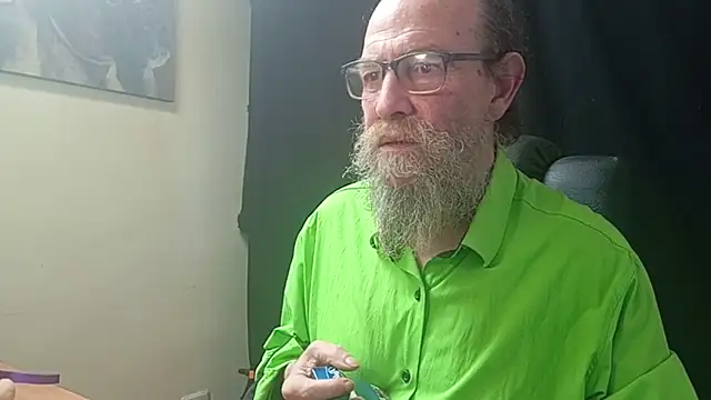 Snapshot of Uncle_Hottie chatting on March 30, 2026, 5:36 pm Uncle Hottie online show from March 30, 2026, 5:36 pm