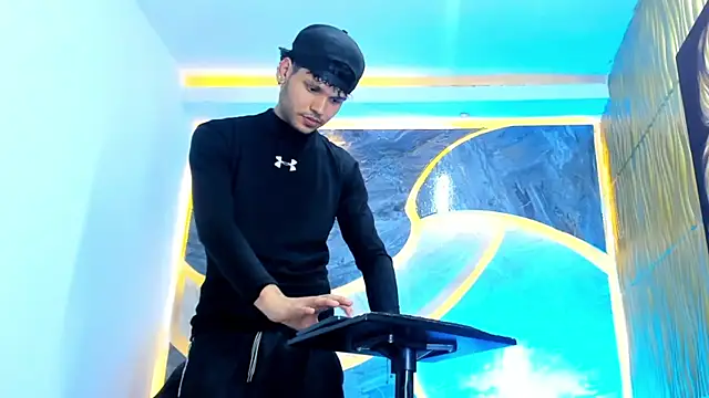 Snapshot of Lucas_hot_20 chatting on February 12, 2026, 1:33 pm Lucas hot 20 online show from February 12, 2026, 1:33 pm