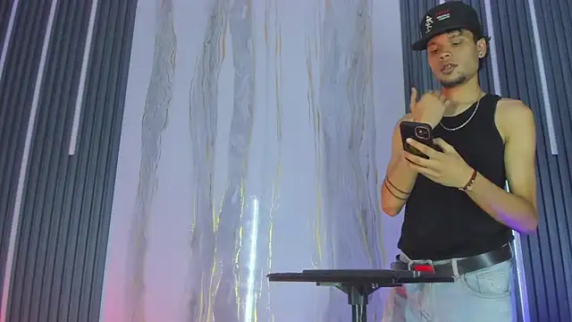 Snapshot of Lucas_hot_20 chatting on February 20, 2026, 6:26 am Lucas hot 20 online show from February 20, 2026, 6:26 am