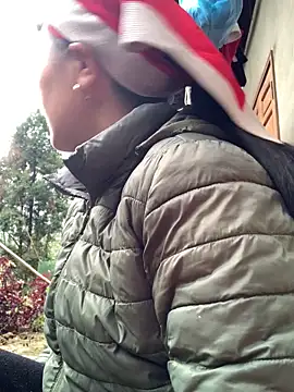 Snapshot of hinicky-0 chatting on February 9, 2026, 9:51 am hinicky-0 online show from February 9, 2026, 9:51 am