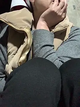 Snapshot of hinicky-0 chatting on February 20, 2026, 2:30 pm hinicky-0 online show from February 20, 2026, 2:30 pm