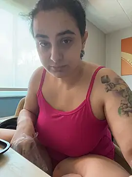 LadyxOnyx online show from April 17, 2026, 4:43 pm