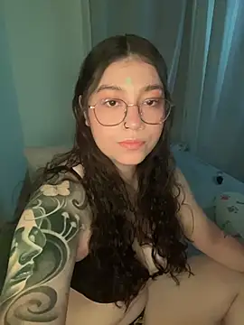 Snapshot of soffmoon chatting on March 13, 2026, 3:44 am soffmoon online show from March 13, 2026, 3:44 am