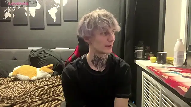 Mastur Bister online show from January 14, 2026, 9:18 pm