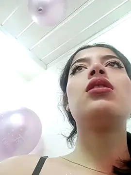 honeyluxe  online show from March 3, 2026, 4:19 am