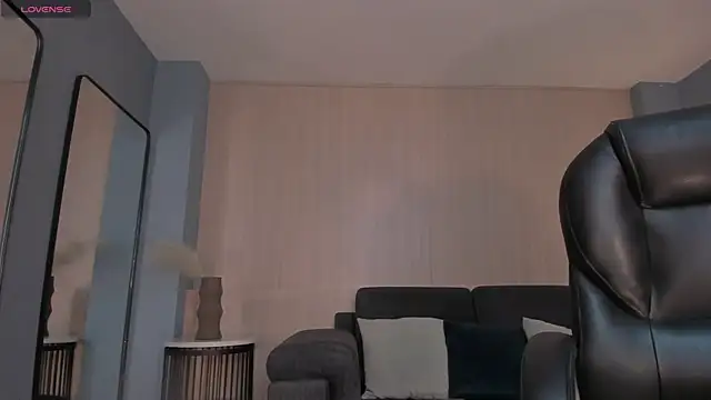 Snapshot of KayraLanne chatting on February 20, 2026, 6:26 am KayraLanne online show from February 20, 2026, 6:26 am