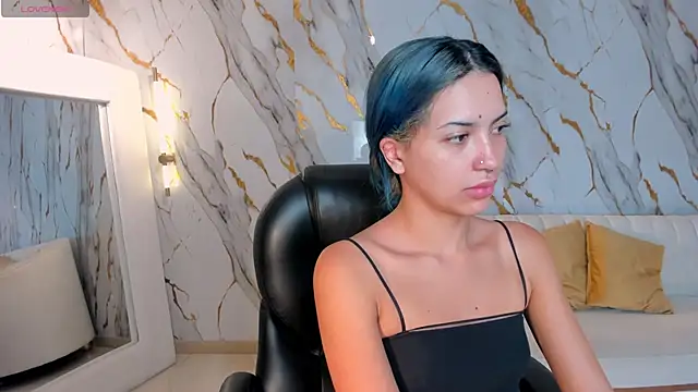 Snapshot of KayraLanne chatting on February 9, 2026, 6:11 am KayraLanne online show from February 9, 2026, 6:11 am