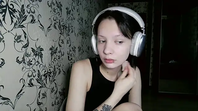 LxayBloom online show from April 2, 2026, 8:10 am