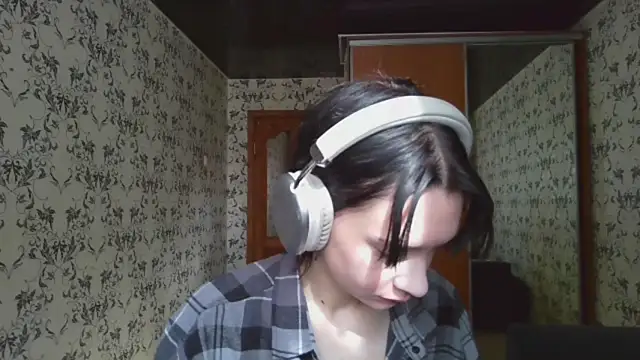 LxayBloom online show from March 19, 2026, 7:30 am