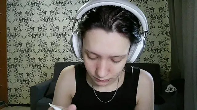 LxayBloom online show from March 8, 2026, 7:11 am