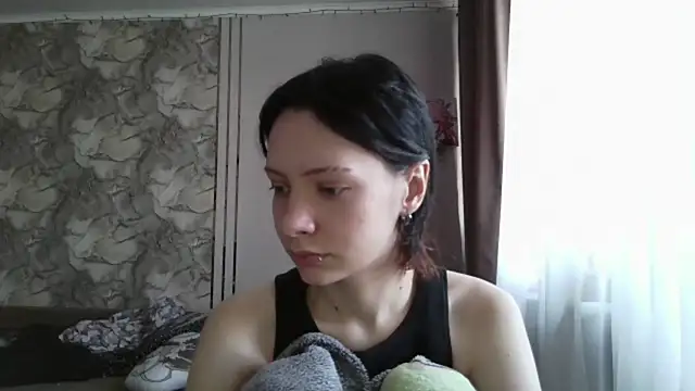 Snapshot of LxayBloom chatting on February 11, 2026, 5:40 am LxayBloom online show from February 11, 2026, 5:40 am