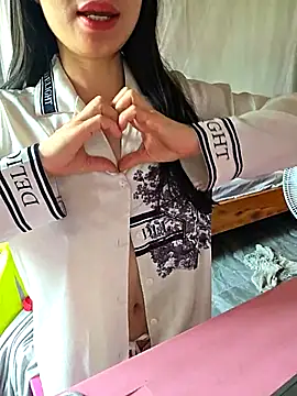 moon baby99 online show from March 1, 2026, 7:19 am