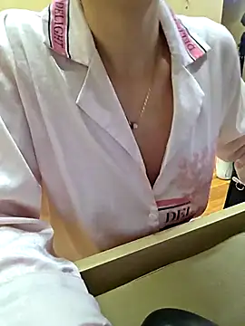 moon baby99 online show from March 8, 2026, 3:32 am