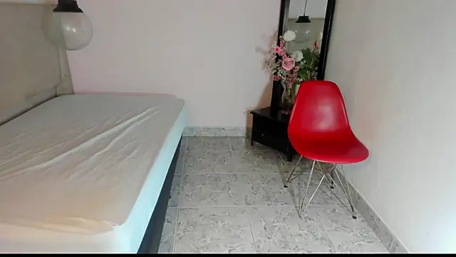 ZoeFox5 online show from February 1, 2026, 11:52 am