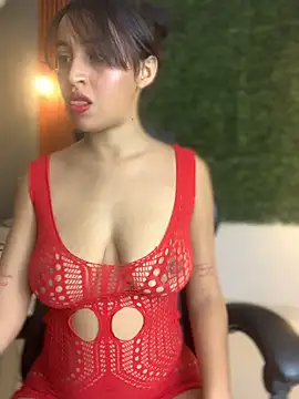 PaulaSweetFire  online show from February 11, 2026, 9:58 pm