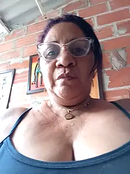 Snapshot of Sammylatinaxxx chatting on May 3, 2026, 6:00 pm Sammylatinaxxx online show from May 3, 2026, 6:00 pm