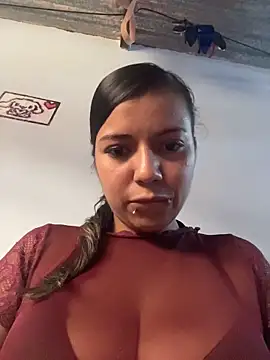 cinthia2011 online show from January 5, 2026, 8:45 pm