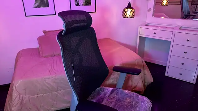 Snapshot of cliovg chatting on February 8, 2026, 3:26 am cliovg online show from February 8, 2026, 3:26 am