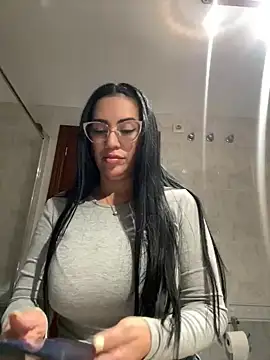 nataliia queen  online show from April 14, 2026, 6:46 pm