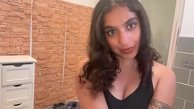 Snapshot of fayfay21@xh chatting on May 1, 2026, 7:52 pm fayfay21xh online show from May 1, 2026, 7:52 pm