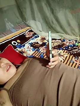 vanvan005 online show from April 14, 2026, 1:27 pm