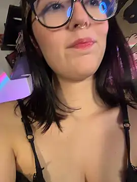 HinaSweet online show from February 22, 2026, 12:13 am