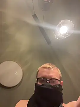 mateuszuuu online show from March 7, 2026, 3:35 am