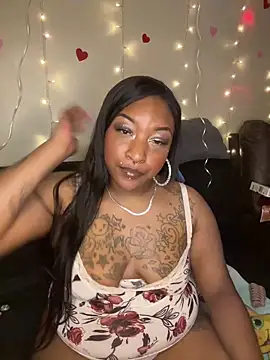 Snapshot of Egyptian_reign chatting on March 1, 2026, 1:27 am Egyptian reign online show from March 1, 2026, 1:27 am