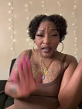 Snapshot of Egyptian_reign chatting on February 7, 2026, 5:48 am Egyptian reign online show from February 7, 2026, 5:48 am