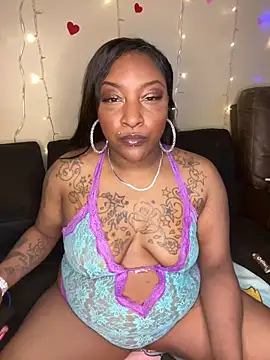 Snapshot of Egyptian_reign chatting on March 2, 2026, 12:00 am Egyptian reign online show from March 2, 2026, 12:00 am