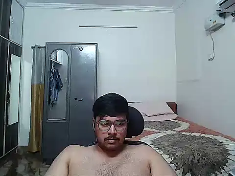 Snapshot of maxi23932 chatting on April 30, 2026, 11:50 am maxi23932 online show from April 30, 2026, 11:50 am