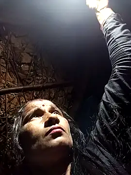 Hot bhi38 online show from April 10, 2026, 9:00 pm