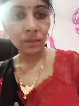 Snapshot of Hot_ree85 chatting on July 18, 2026, 12:25 pm Hot ree85 online show from July 18, 2026, 12:25 pm