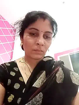 Snapshot of Hot_ree85 chatting on April 28, 2026, 11:31 pm Hot ree85 online show from April 28, 2026, 11:31 pm