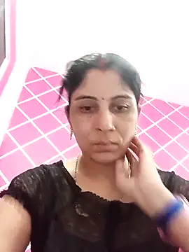 Snapshot of Hot_ree85 chatting on May 13, 2026, 2:57 pm Hot ree85 online show from May 13, 2026, 2:57 pm