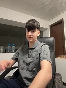 ravenryx online show from February 14, 2026, 3:56 pm