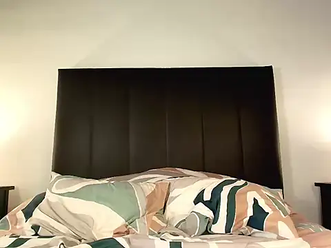 emilynoir   online show from January 19, 2026, 12:42 pm