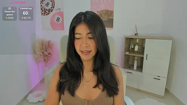 Sussan Monroe online show from April 4, 2026, 10:44 am