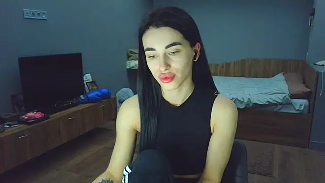 Vlada Elfie online show from April 13, 2026, 5:28 pm