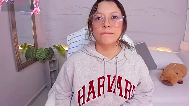 lanna 18  online show from April 11, 2026, 11:36 am