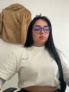 Mia  Bloom online show from January 10, 2026, 2:45 pm